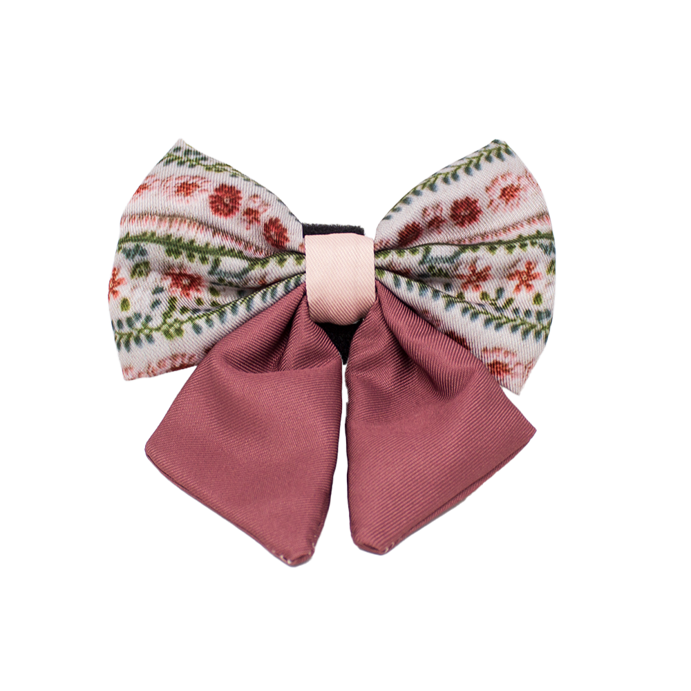 Bella's Jumper Dog Collar + Tag Holder: Medium